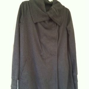 Lululemon graditude wrap size 10 heathered black