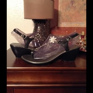 Coconut's by Matisse Sandals NWOT