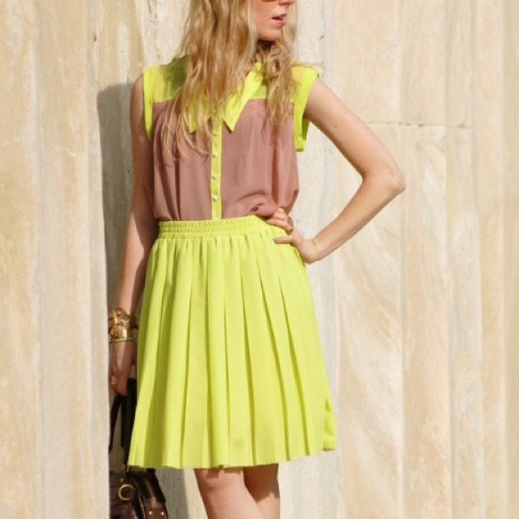 ❌SOLD❌Anthropologie O by Organics neon skirt