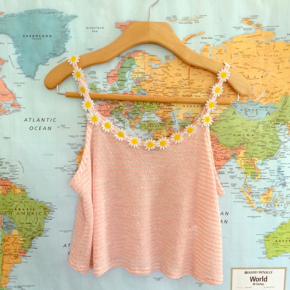 Tops - Crop top and highwaisted shorts bundle!!!😊