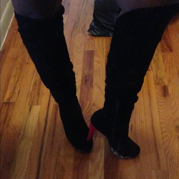 Knee high boots - Picture 2 of 4