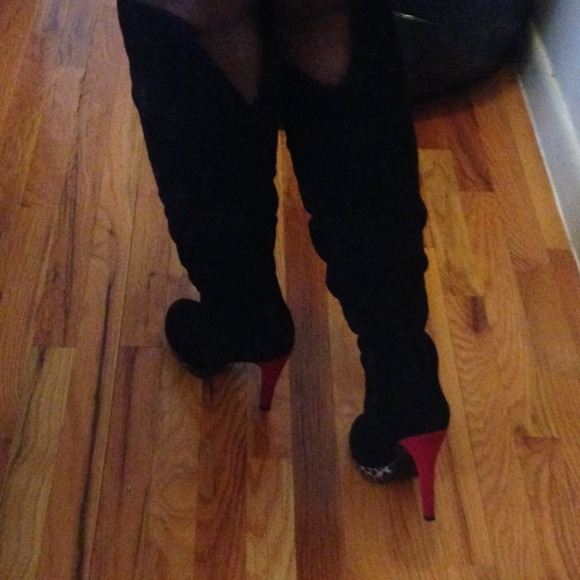 Knee high boots - Picture 3 of 4