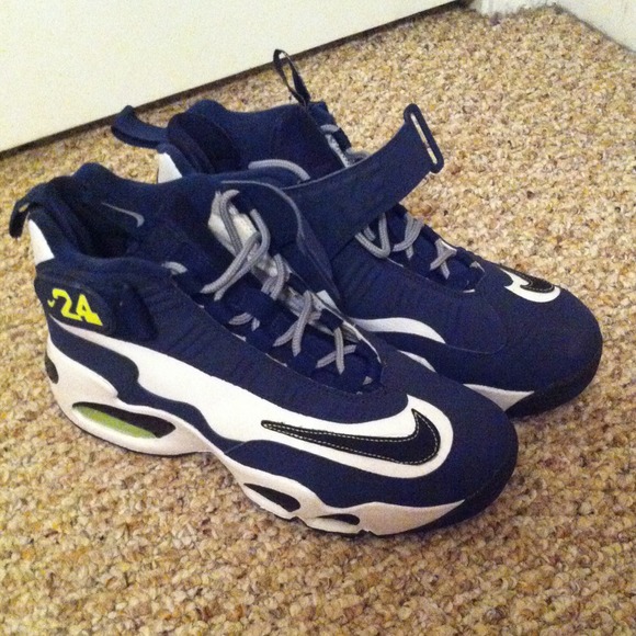Nike griffeys 6.5y