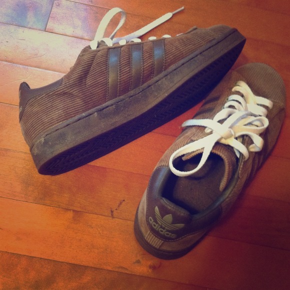 Men's brown courteroy Adidas shoes