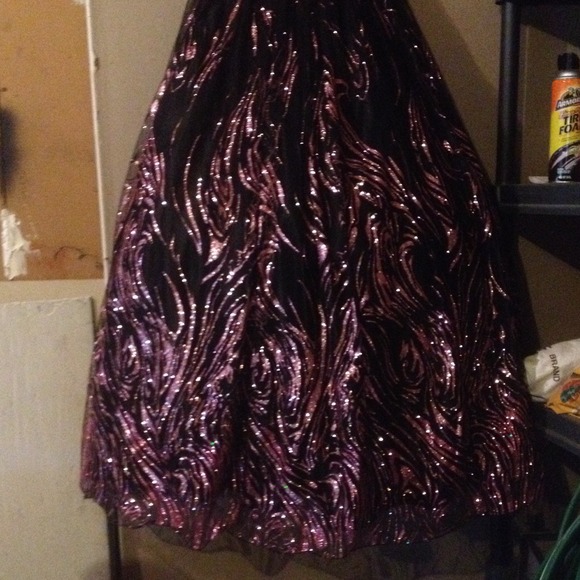 Fantastic size 8 pink sparkly prom dress! - Picture 2 of 4