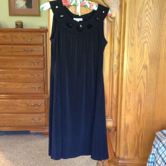 Dress - Picture 1 of 2