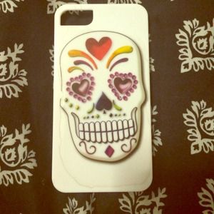 iPhone 4 & 4s skull case !