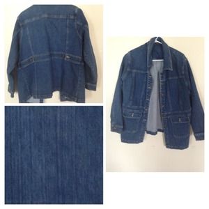 A denim jack with pockets