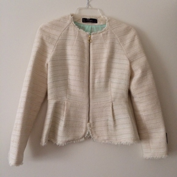 SOLD 🚫🚫 Zara Peplum Cream Blazer