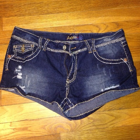 Super cute ripped jean shorts