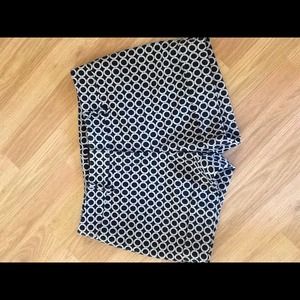 INC Blk Wht Shorts SZ 4 Cuffed Super Cute!