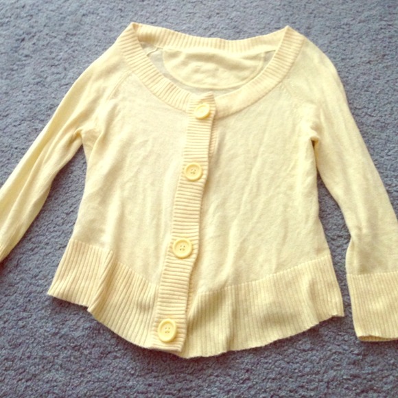 Yellow cardigan - Picture 1 of 1