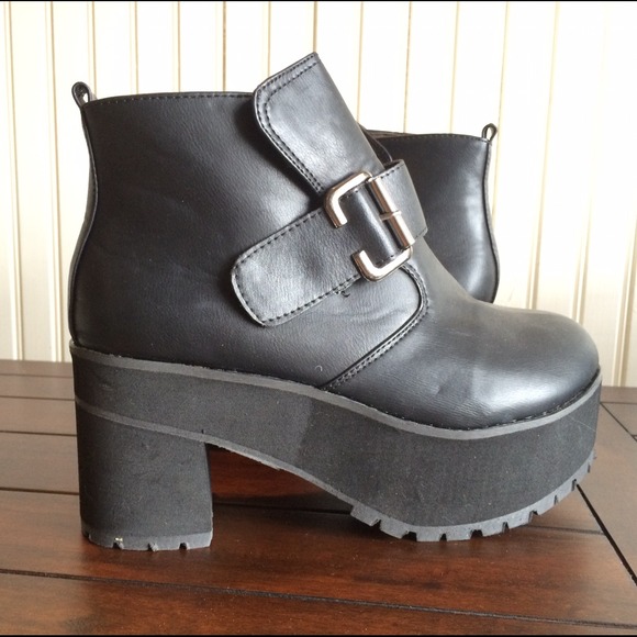 Black thick heel boots, size 37/ US 7.