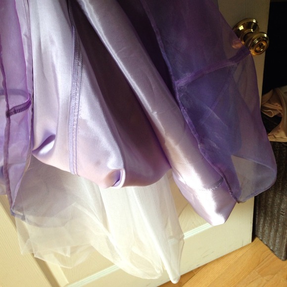 Purple gown - Picture 4 of 4