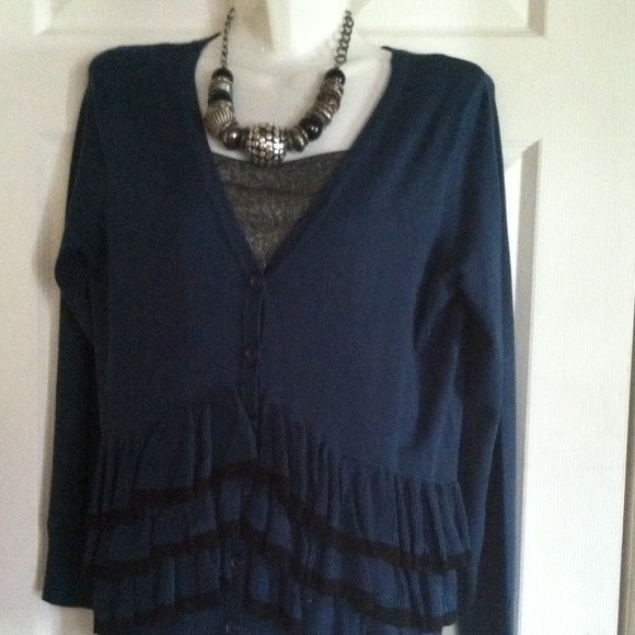 πHOST PICKπ  Button down ruffle front sweater. - Picture 2 of 4