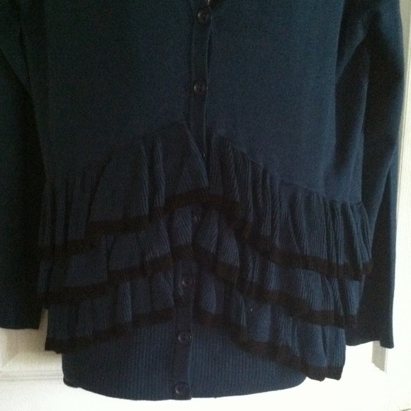 πHOST PICKπ  Button down ruffle front sweater. - Picture 3 of 4