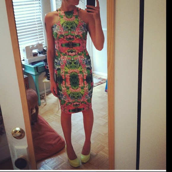 SOLD Zara floral dress ✨Host Pick - Picture 3 of 4