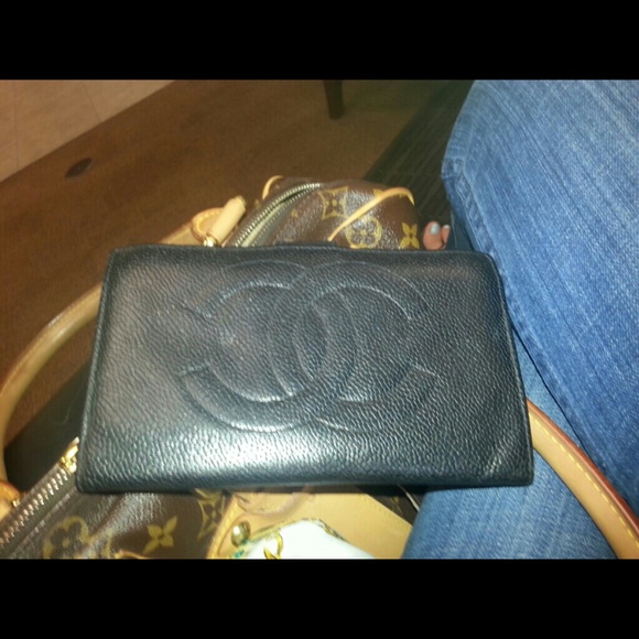 😀SOLD😀   CHANEL Wallet