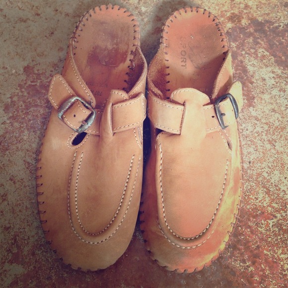 Suede Clogs👍