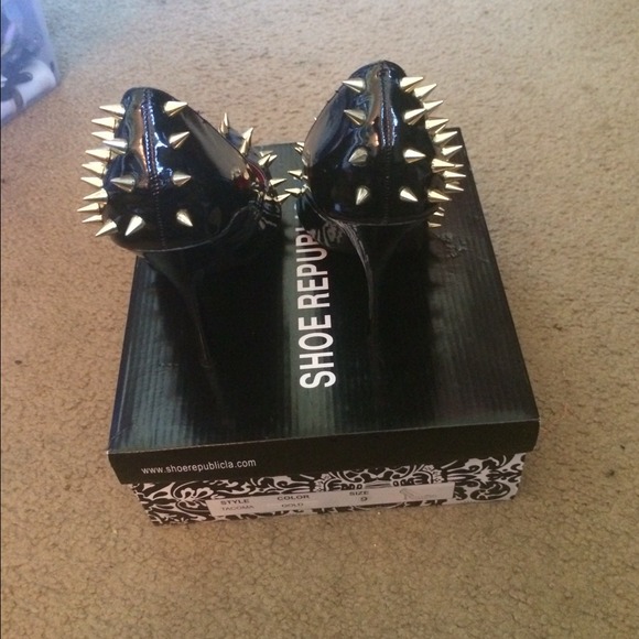 Spiked pumps BUNDLED!! SOLD - Picture 3 of 4