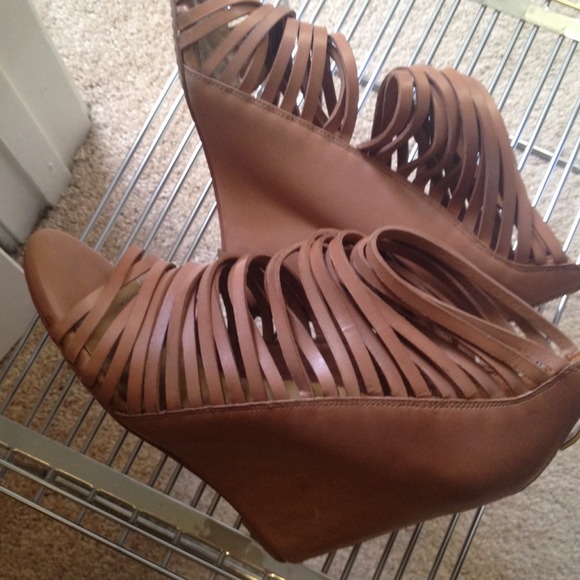 Strappy wedges with back zip closure