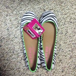 Zebra print flats