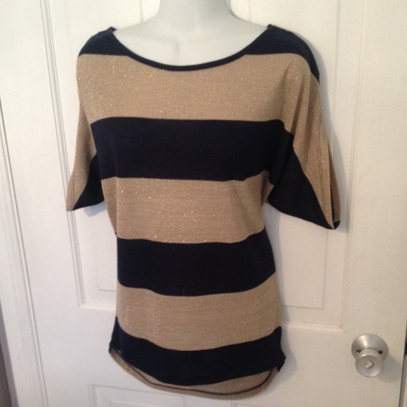 🚫SOLD🚫 INC striped top