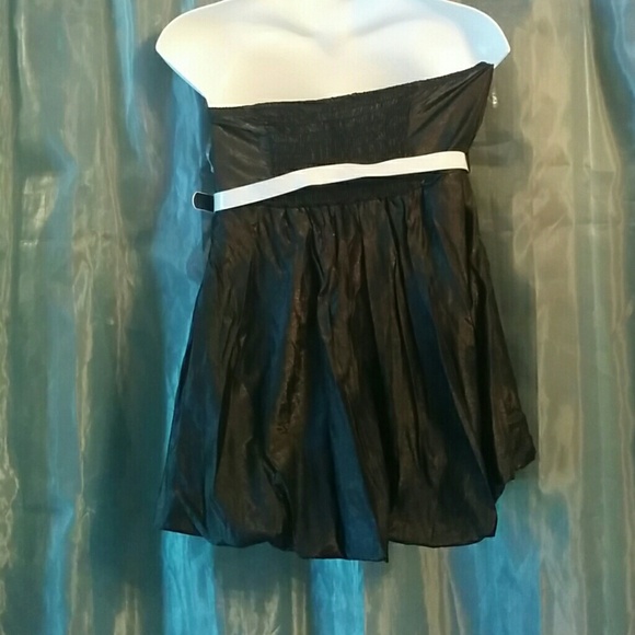 Top - Picture 3 of 3