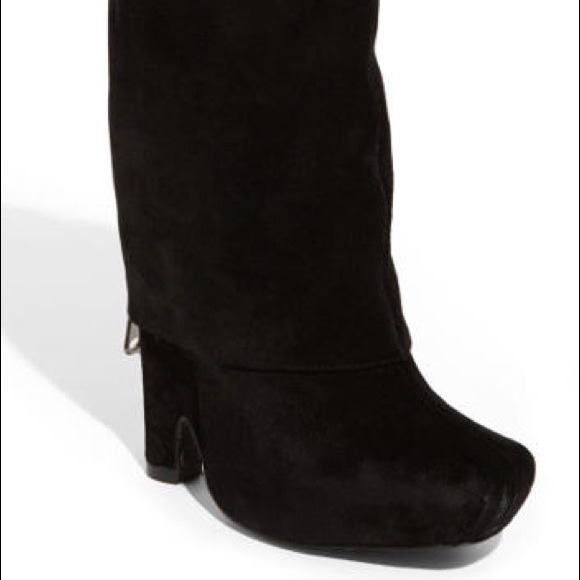 SOLD - Picture 3 of 4