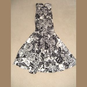 Gorgeous XSCAPE Long Floral Print Maxi Dress•Sz 2