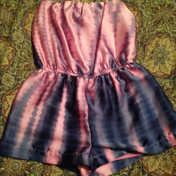 Other - 🎉💕HP 5/18 🎉💕 Tie-Dye Romper