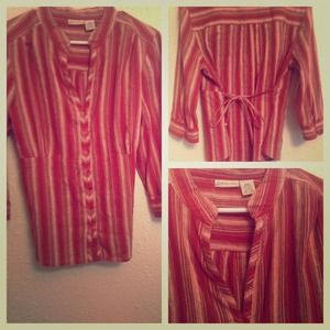 ✨Adorable low cut top✨