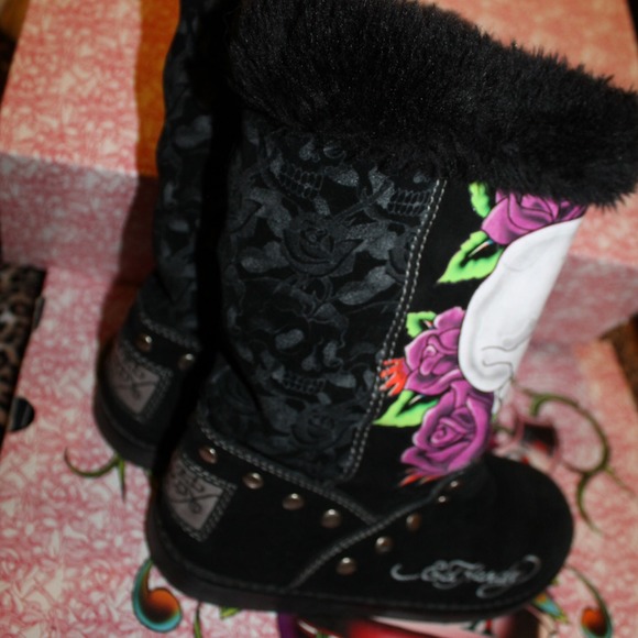 ED HARDY size 5 boots!