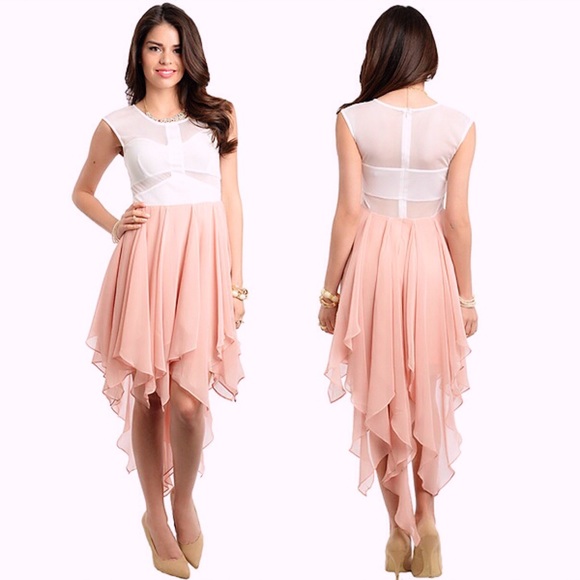 Boutique Dresses & Skirts - ⭐️HP⭐️High and Low flowy pointed hem dress✨