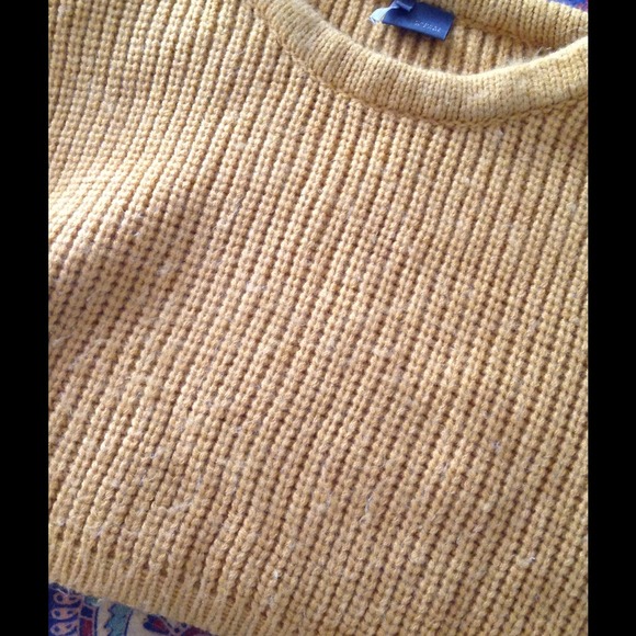 🚫SOLD Urban outfitters super cropped sweater - Picture 3 of 4