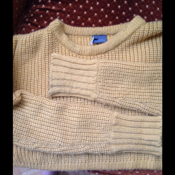 🚫SOLD Urban outfitters super cropped sweater - Picture 4 of 4