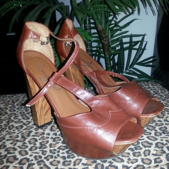 Retro T-Strap Sandal