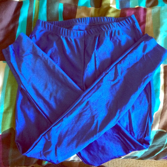 SOLD Bright stretchy blue leggings 🔷