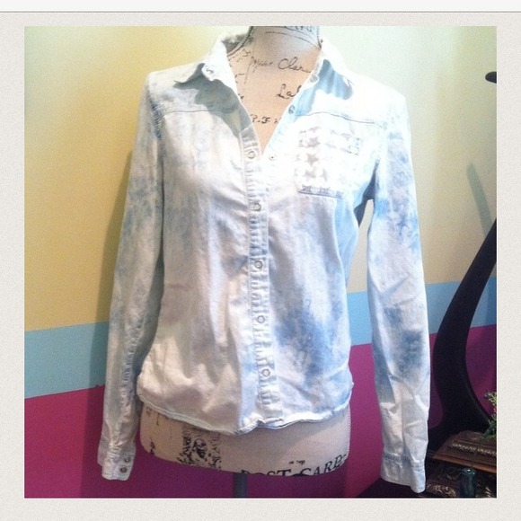 Button down top - Picture 2 of 2