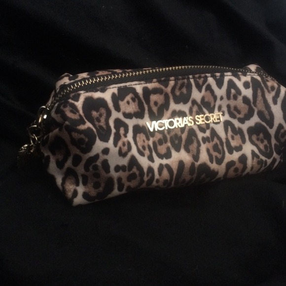 Victoria's Secret Other - Victorias Secret makeup bag