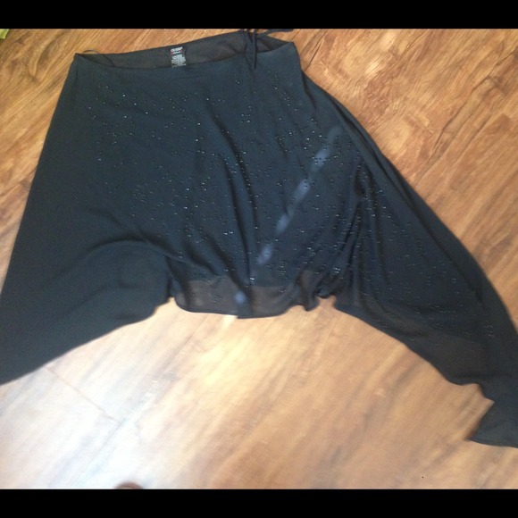 GUESS - Picture 3 of 4