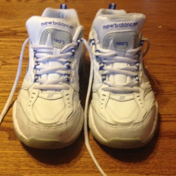 Sz. 9.5 New Balance Leather Sneakers  Like New