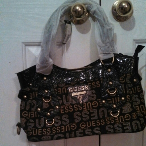 Guess purse