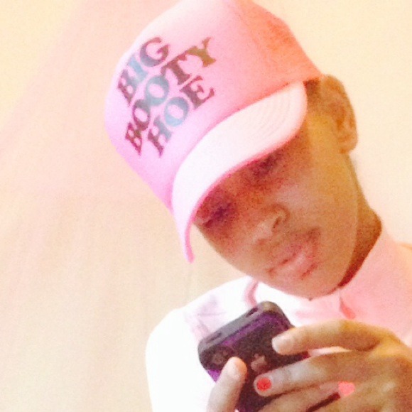 big booty hat