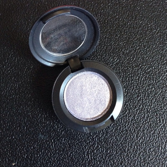 MAC Eyeshadow in Idol Eyes