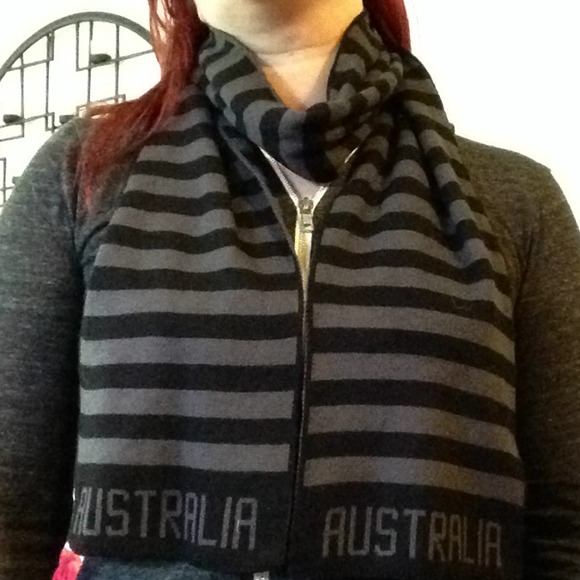 Striped Australia scarf