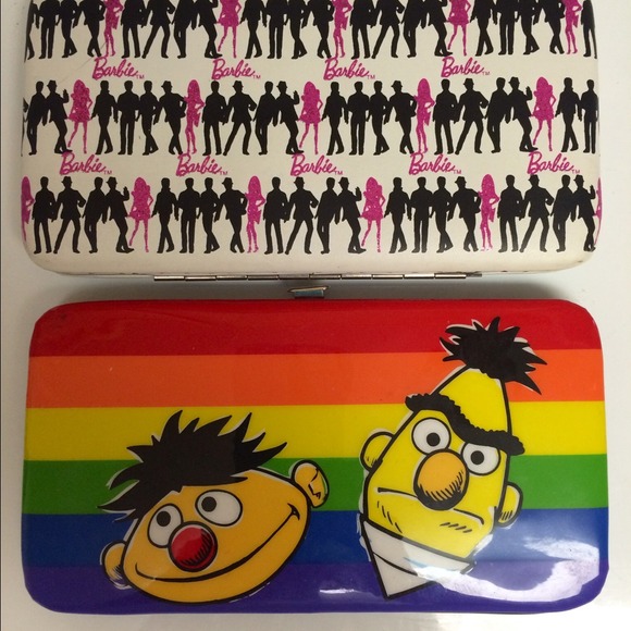 2 AWESOME WALLETS! BARBIE & SESEME STREET!!