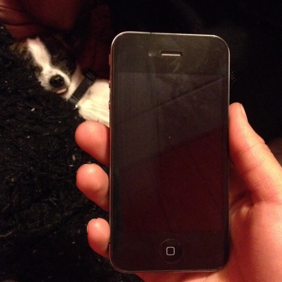 iPhone 4 & 4s on sale🎉🎊 - Picture 3 of 3