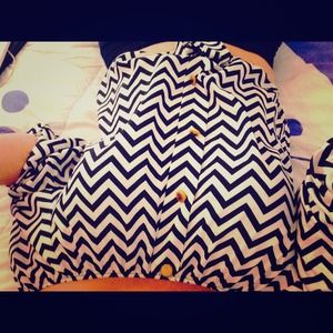 shoulder's against the air