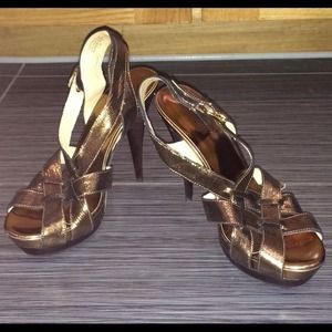 Size 7.5 golden bronze Michael Kors heels